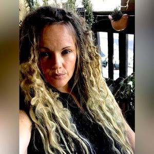 FreeForm custom made for my white sisters from another color👩🏽‍🎤👩‍🎤dreadwig